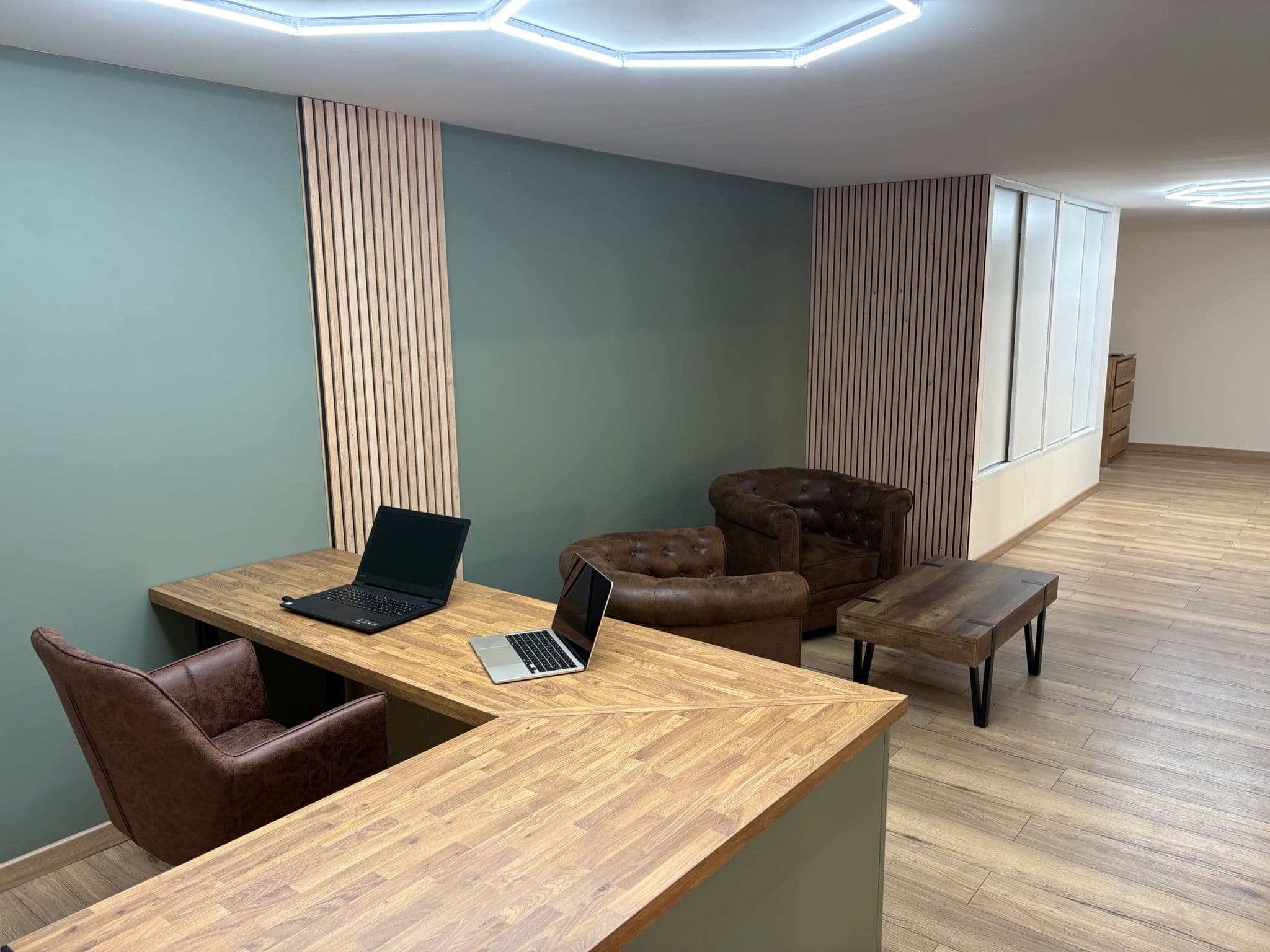 Salle d'attente du garage Automobiles Julien